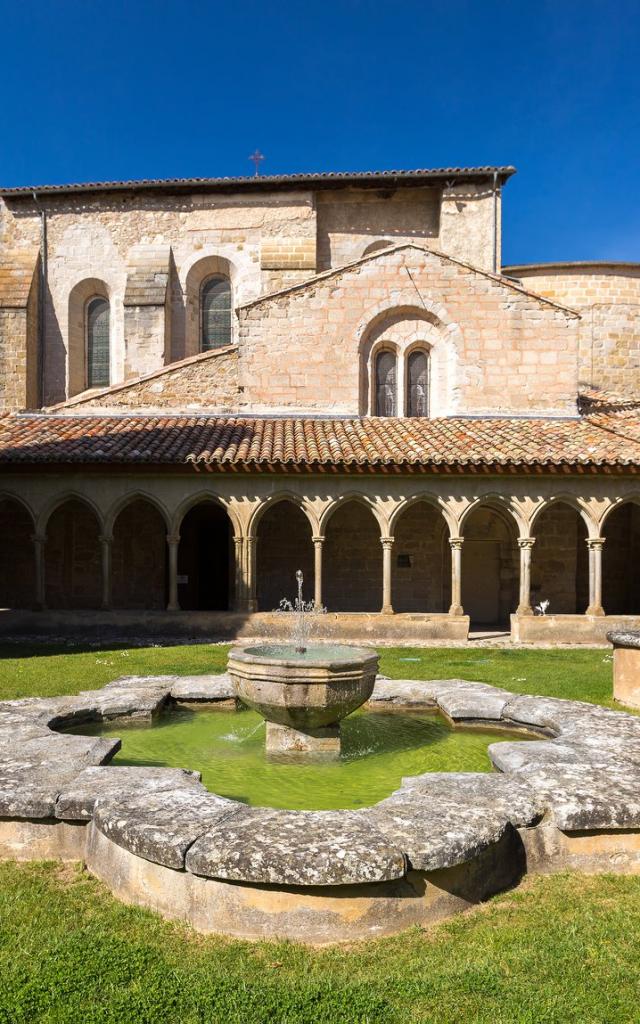 Abbaye De Saint Hilaire