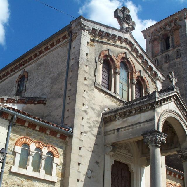 Iglesia de la Ciudad Pequeña 01